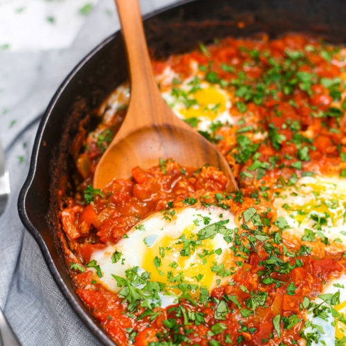 Easy Shakshuka Recipe – Mess in the Kitchen